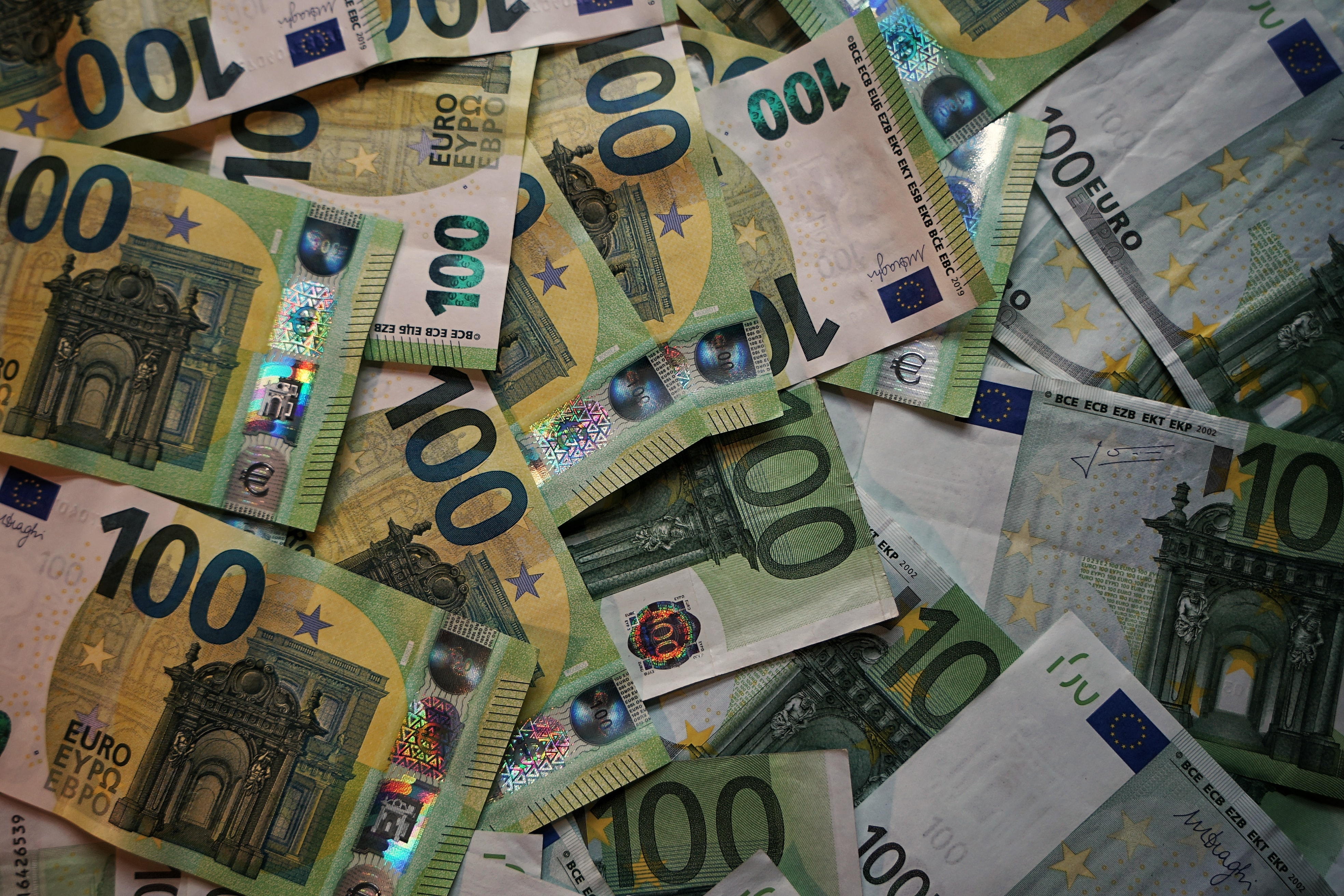 Dutch Regulator Raises Fines on Online Gambling Deals